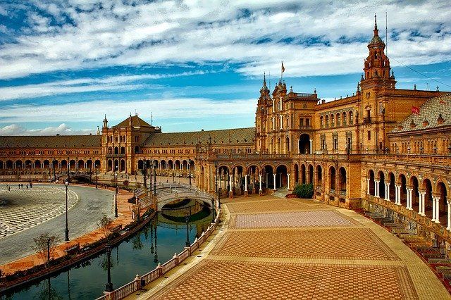 Viajar a Sevilla en autocaravana