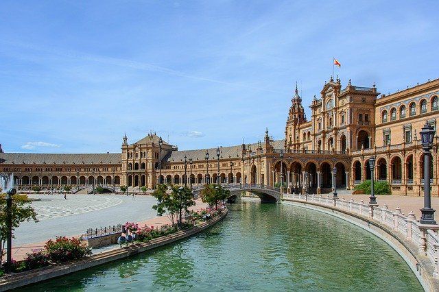 Vive unas vacaciones diferentes al viajar en pareja en autocaravana 3 sevillaaa